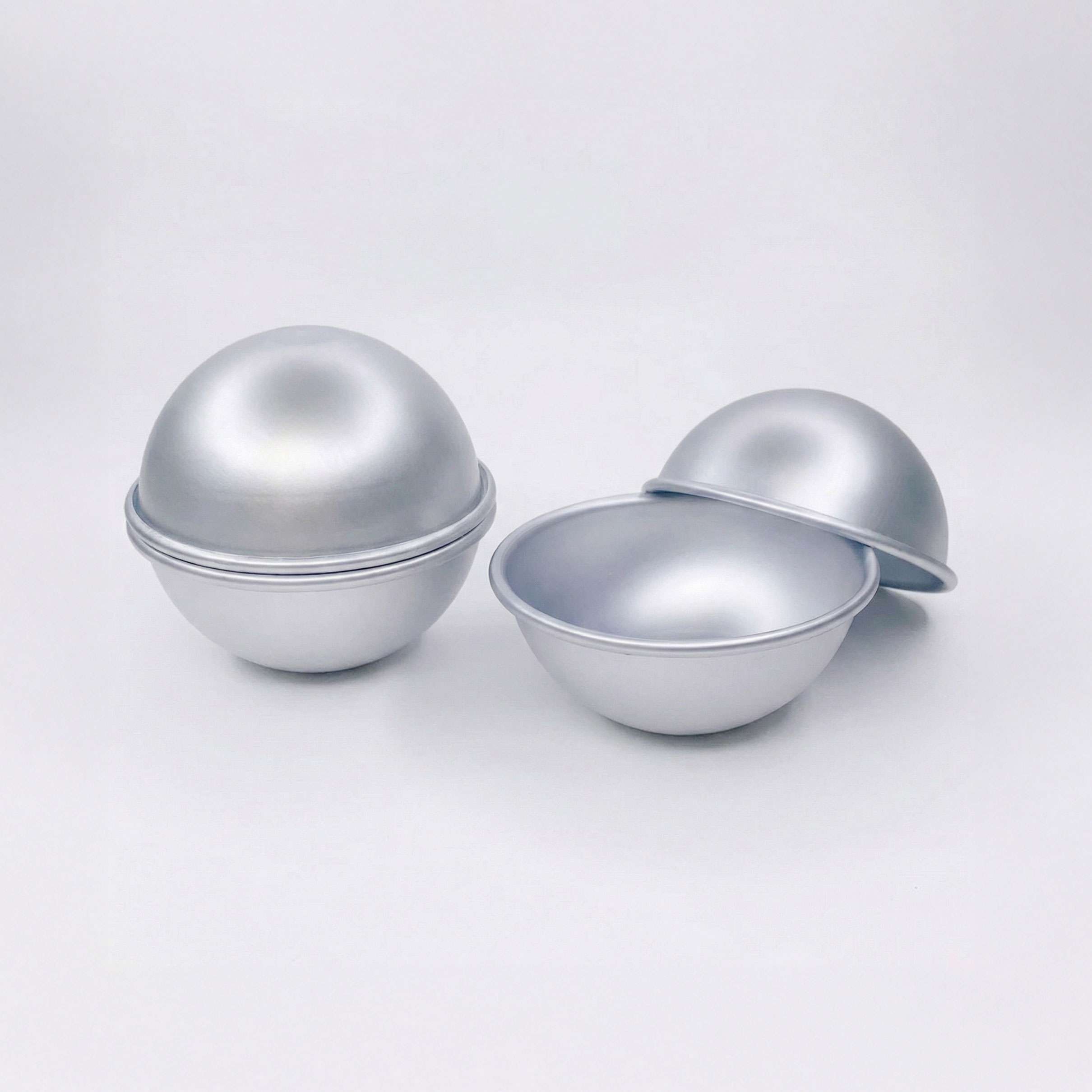 Medium Round Bath Bomb Mold - 6.5cm Diameter image 0
